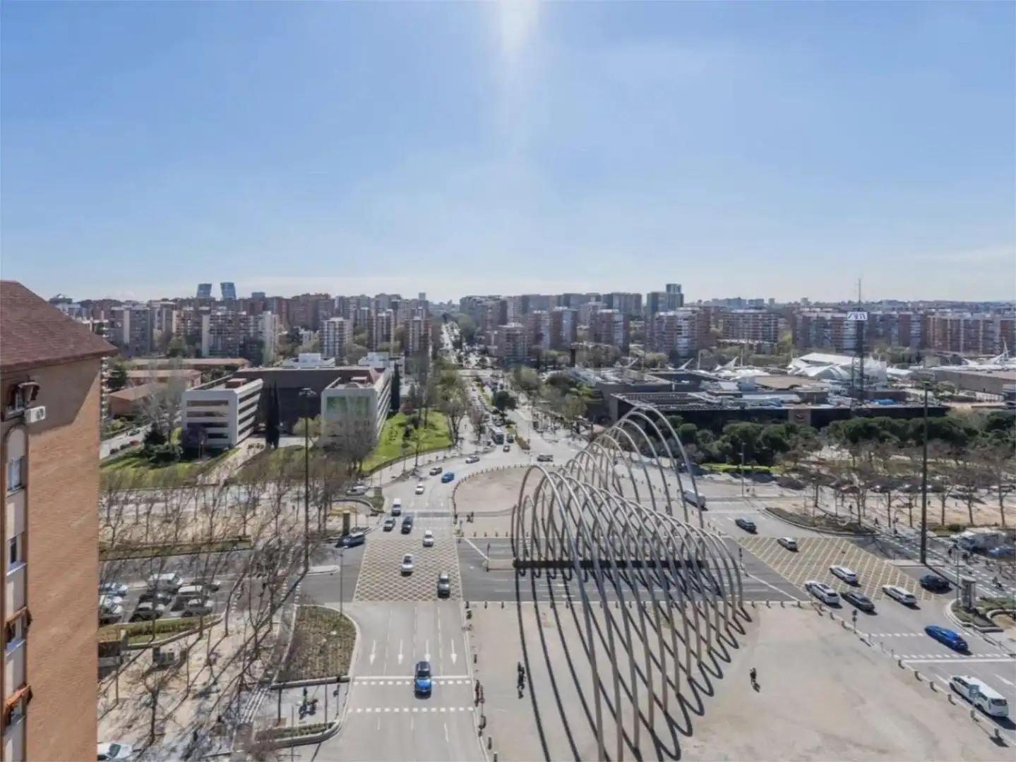 Außenansicht von Wohnung zum Verkauf in  Madrid Capital mit Klimaanlage