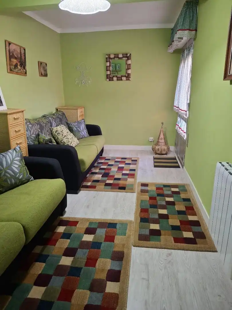 Wohnung zum Verkauf in Calle Santander, 2, Villarcayo de Merindad de Castilla la Vieja Wohnzimmer von Wohnung zum Verkauf in Villarcayo de Merindad de Castilla la Vieja mit Balkon