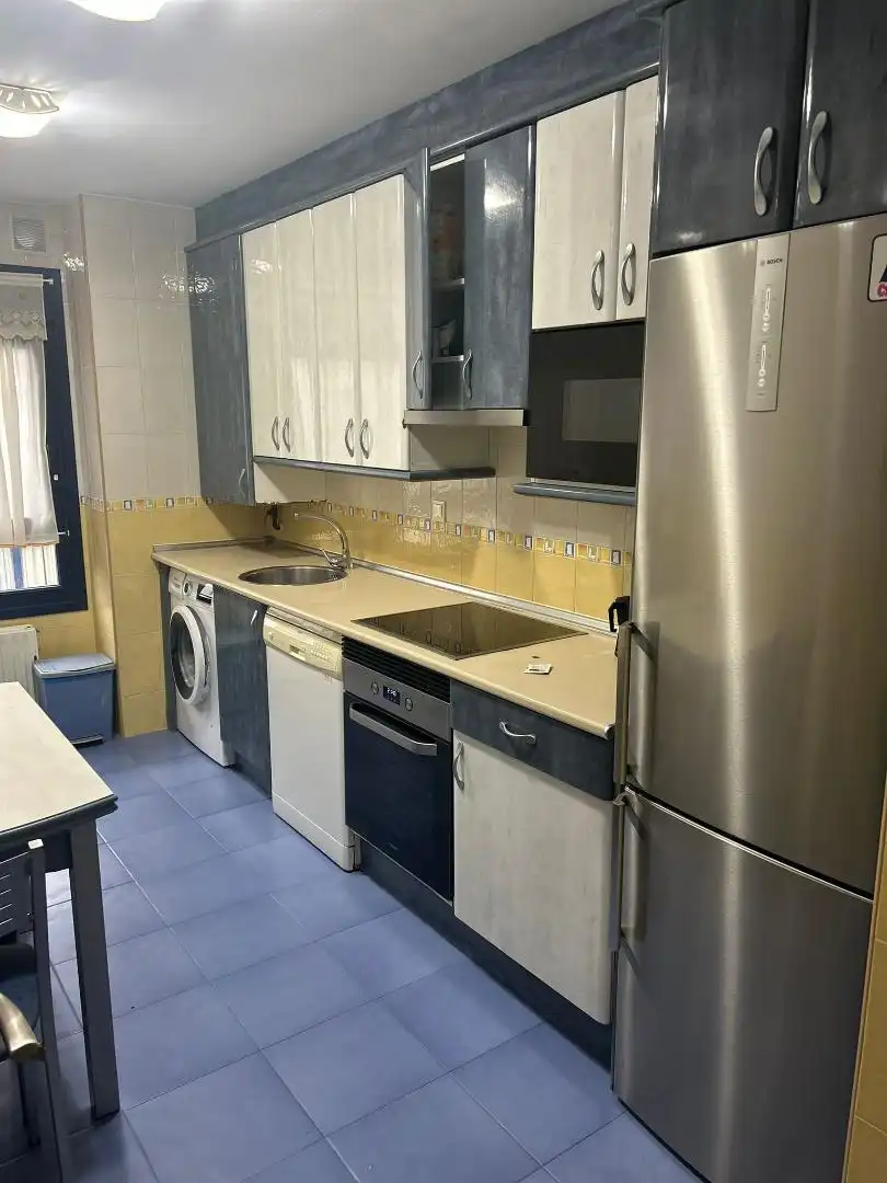 Cocina de Piso de alquiler en Gozón con Calefacción, Amueblado y Horno