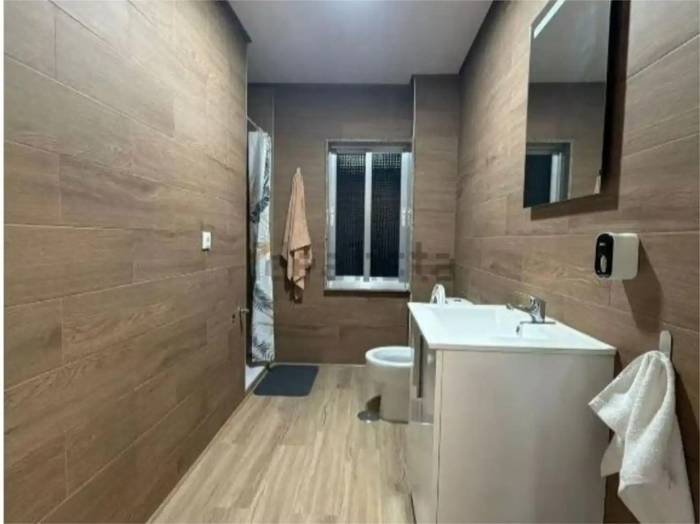 Bathroom of Flat for rent in Degaña  with Heating, Parquet flooring and Furnished