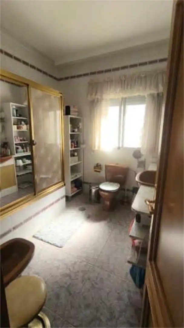 Badezimmer von Einfamilien-Reihenhaus zur Miete in Jaraíz de la Vera mit Privatgarten, Terrasse und Möbliert