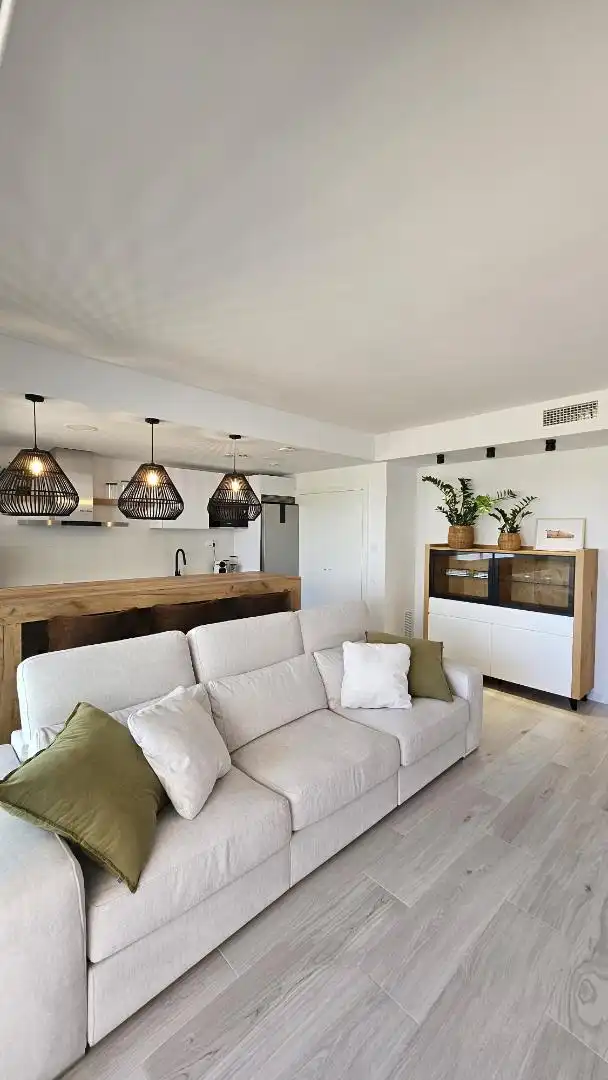Pis en venda a Carrer Margalló, 3, Roques Daurades - L'Estany Sala d'estar de Pis en venda en L'Ametlla de Mar amb Aire condicionat, Calefacció i Terrassa