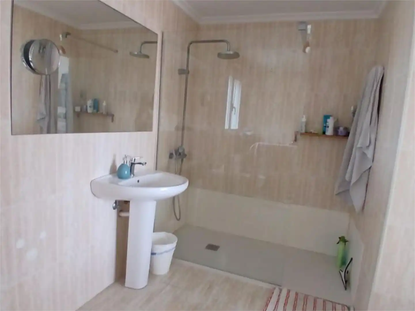 Baño de Piso en venta en Chiva con Calefacción, Jardín privado y Terraza