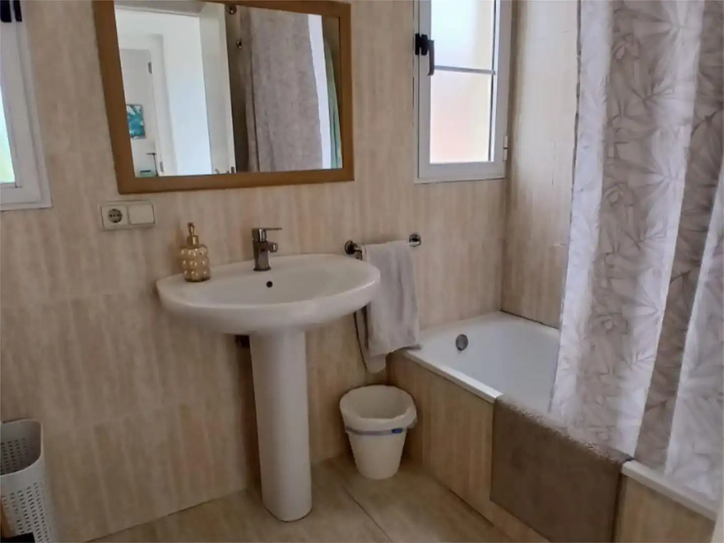 Baño de Piso en venta en Chiva con Calefacción, Jardín privado y Terraza