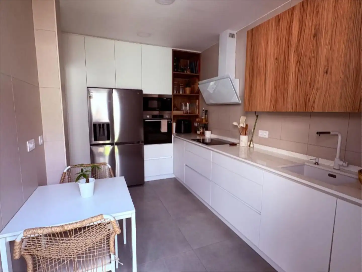 Casa o xalet en venda a Calle Poeta En Nueva York, 1, San José de la Rinconada Cuina de Casa o xalet en venda en La Rinconada amb Aire condicionat, Jardí privat i Terrassa