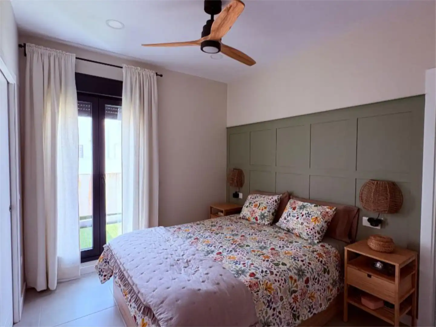 Casa o xalet en venda a Calle Poeta En Nueva York, 1, San José de la Rinconada Dormitori de Casa o xalet en venda en La Rinconada amb Aire condicionat, Jardí privat i Terrassa