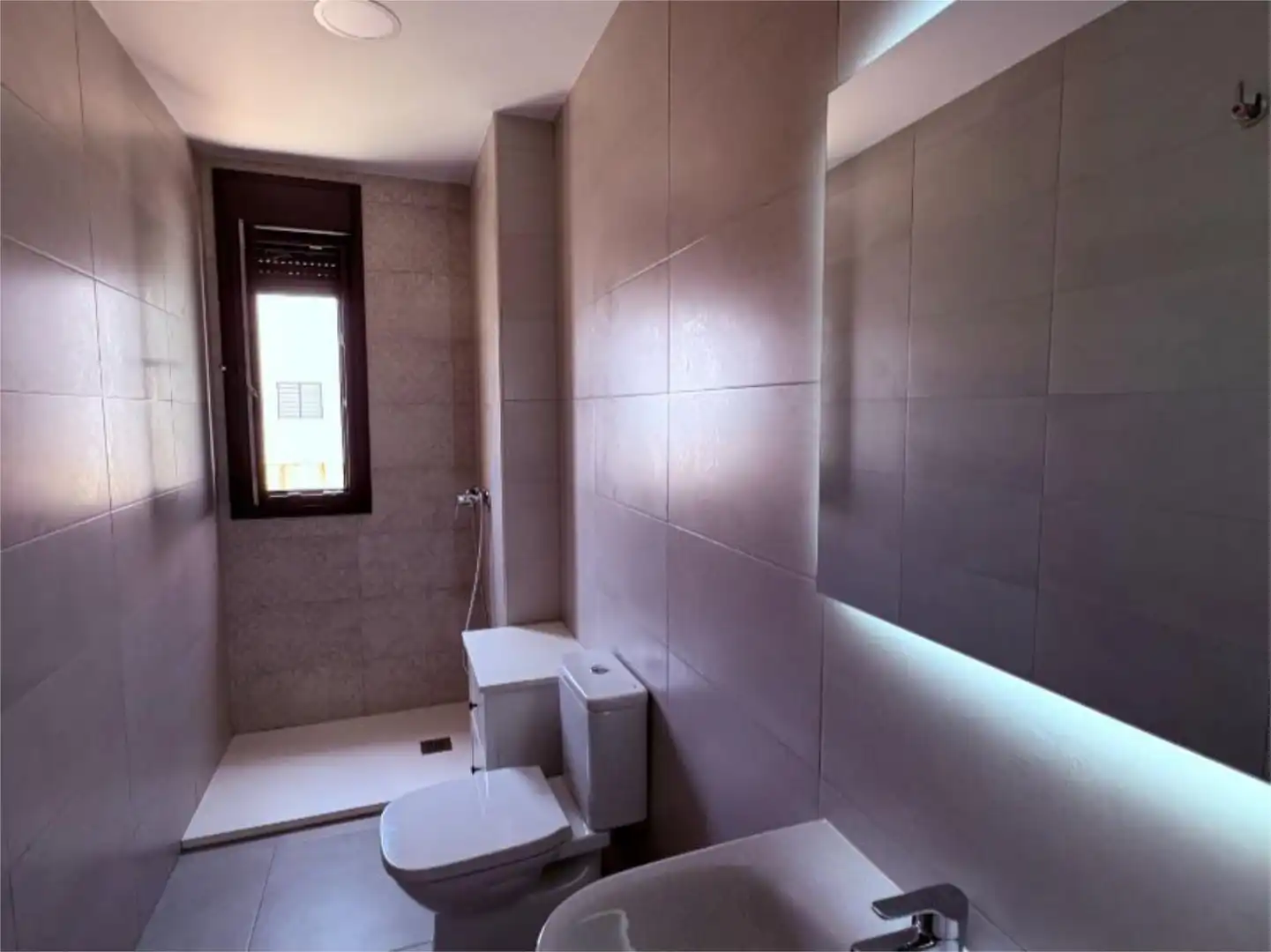 Casa o xalet en venda a Calle Poeta En Nueva York, 1, San José de la Rinconada Bany de Casa o xalet en venda en La Rinconada amb Aire condicionat, Jardí privat i Terrassa