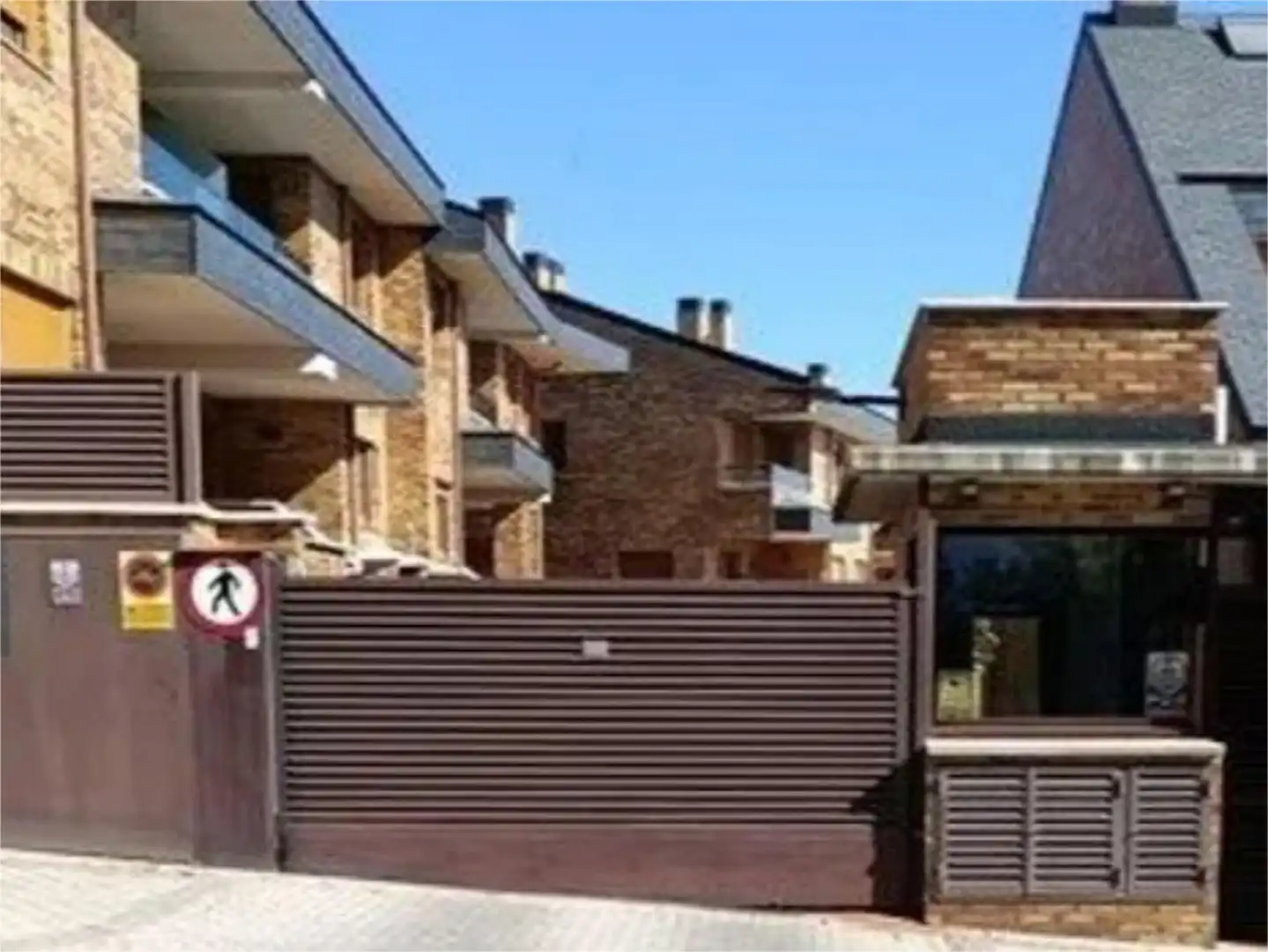 Vista exterior de Casa o xalet en venda en Tres Cantos amb Terrassa i Balcó