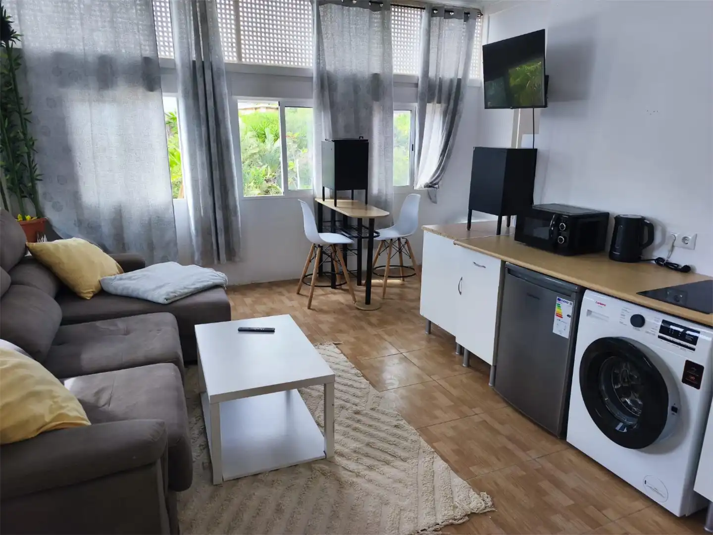 Wohnzimmer von Wohnung zur Miete in Adeje mit Parkett, Möbliert und Ofen