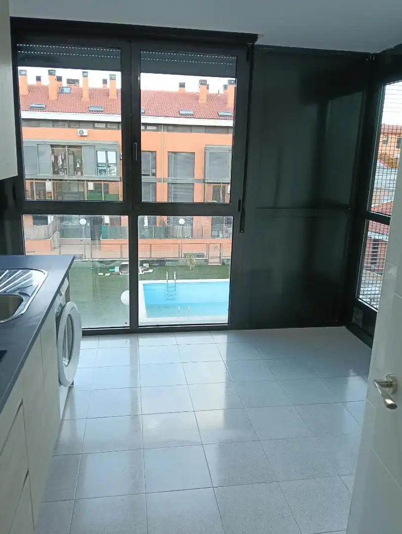 Piscina de Dúplex en venda en Peñafiel amb Calefacció, Parquet i Terrassa