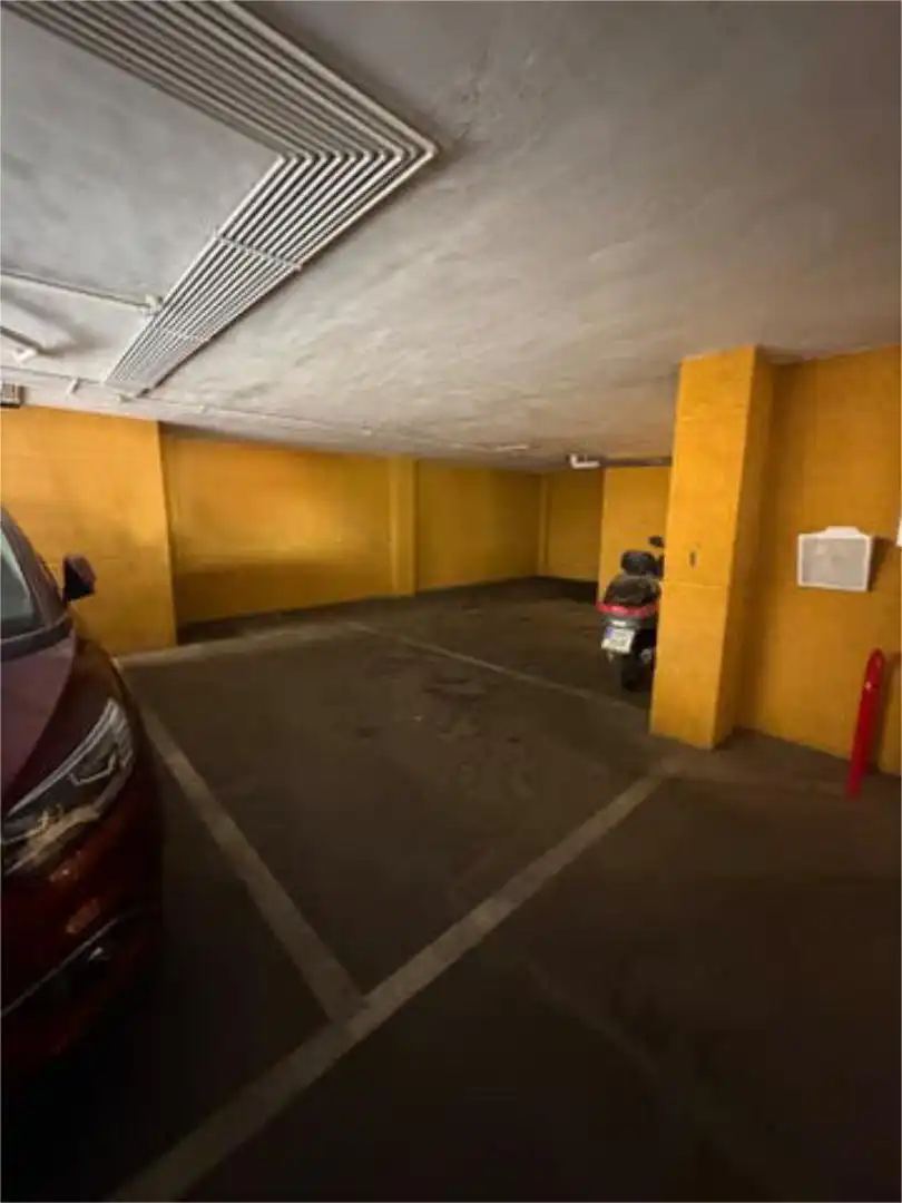 Garage for rent in Casa Amarilla Parking of Garage for rent in Galapagar