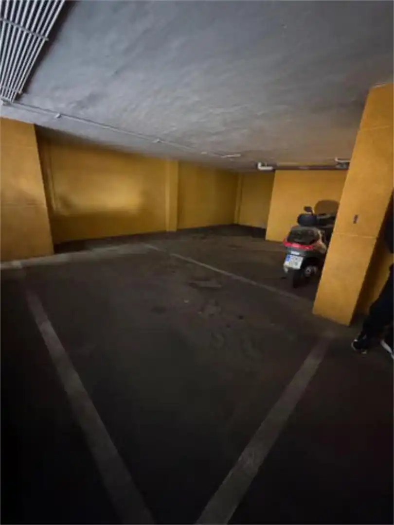 Garage for rent in Casa Amarilla Parking of Garage for rent in Galapagar