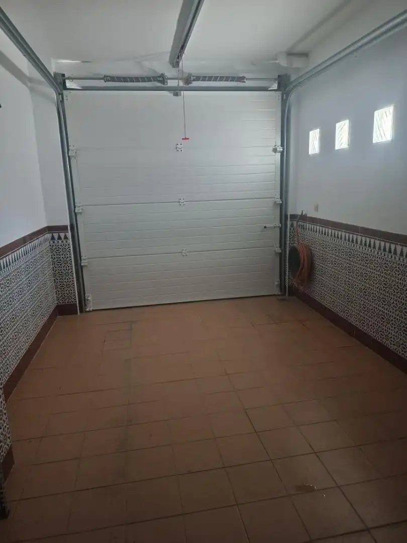 Parking de Casa adosada en venta en Fuente Vaqueros con Aire acondicionado, Terraza y Balcón