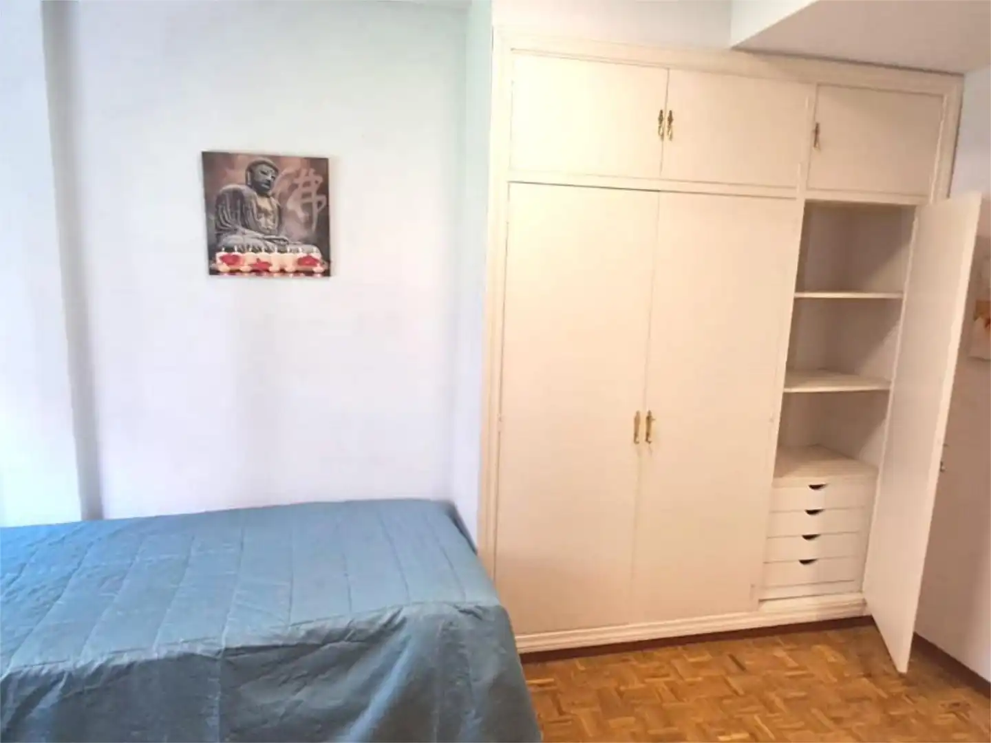 Habitación de Estudio de alquiler en  Madrid Capital con Calefacción, Parquet y Amueblado