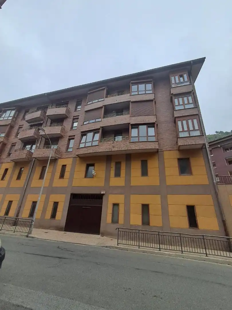 Vista exterior de Piso en venta en Zestoa con Calefacción, Trastero y Amueblado