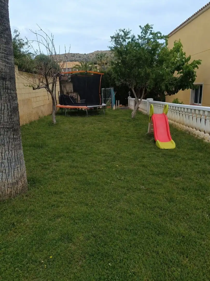 Casa o chalet en venta en La Nucia con Aire acondicionado, Calefacción y Jardín privado