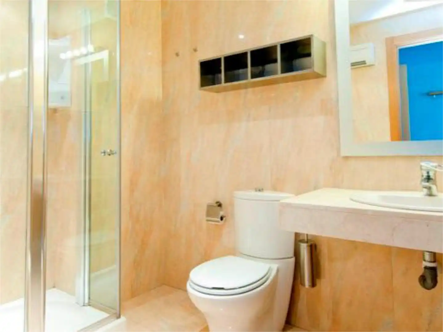Piso de alquiler en Calle Pacífico, 31, Paseo Marítimo Oeste - Pacífico Baño de Piso de alquiler en Málaga Capital con Aire acondicionado, Terraza y Balcón