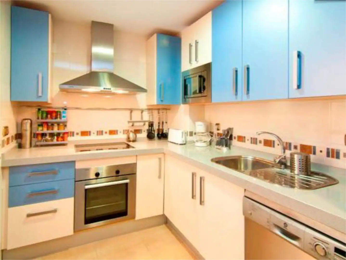 Piso de alquiler en Calle Pacífico, 31, Paseo Marítimo Oeste - Pacífico Cocina de Piso de alquiler en Málaga Capital con Aire acondicionado, Terraza y Balcón