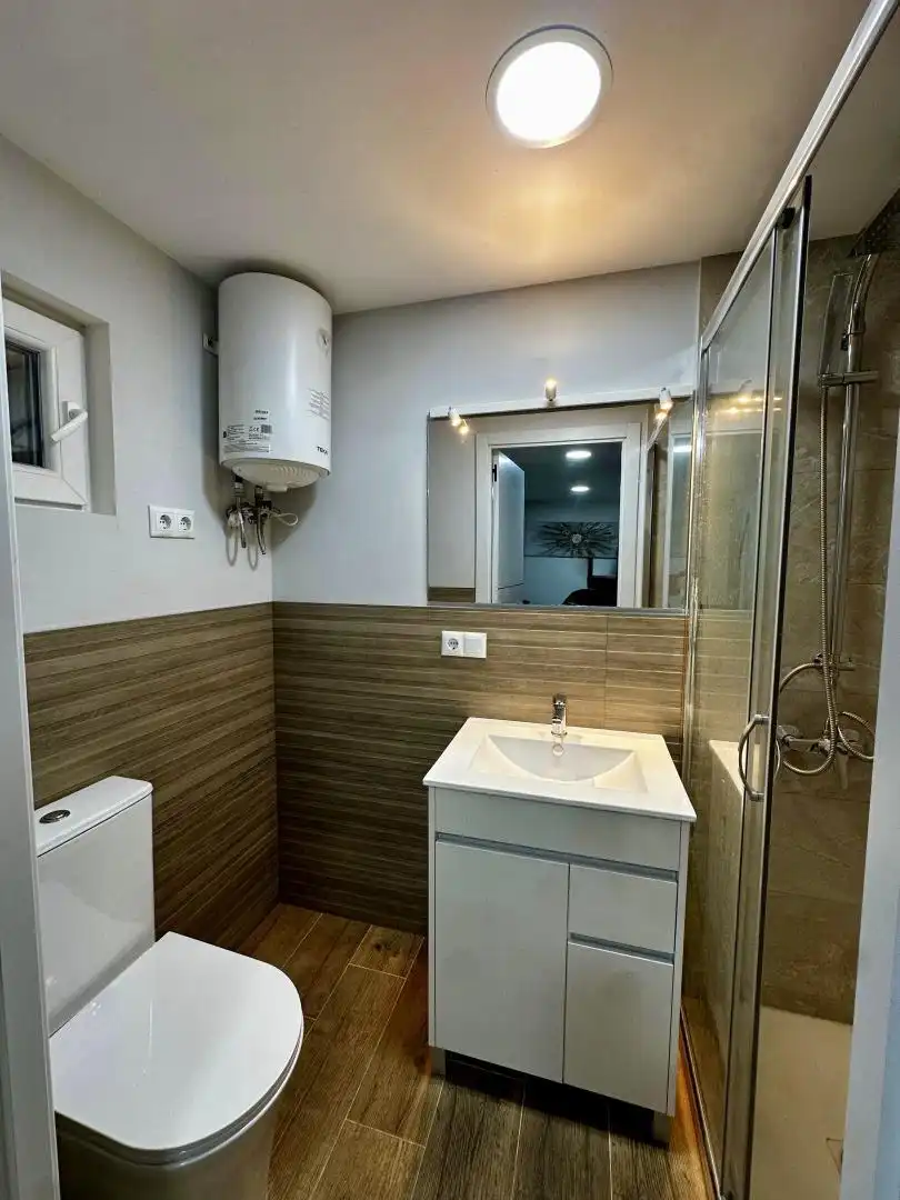 Baño de Estudio en venta en Valencia con Calefacción, Jardín privado y Parquet