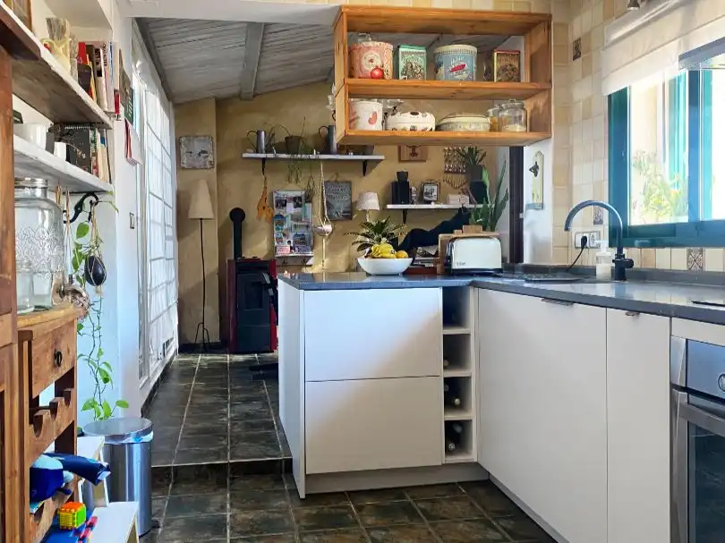 Casa o xalet en venda a Carrer Burjassot, 19, Corinto - Almarda Cuina de Casa o xalet en venda en Sagunto / Sagunt amb Aire condicionat, Calefacció i Jardí privat