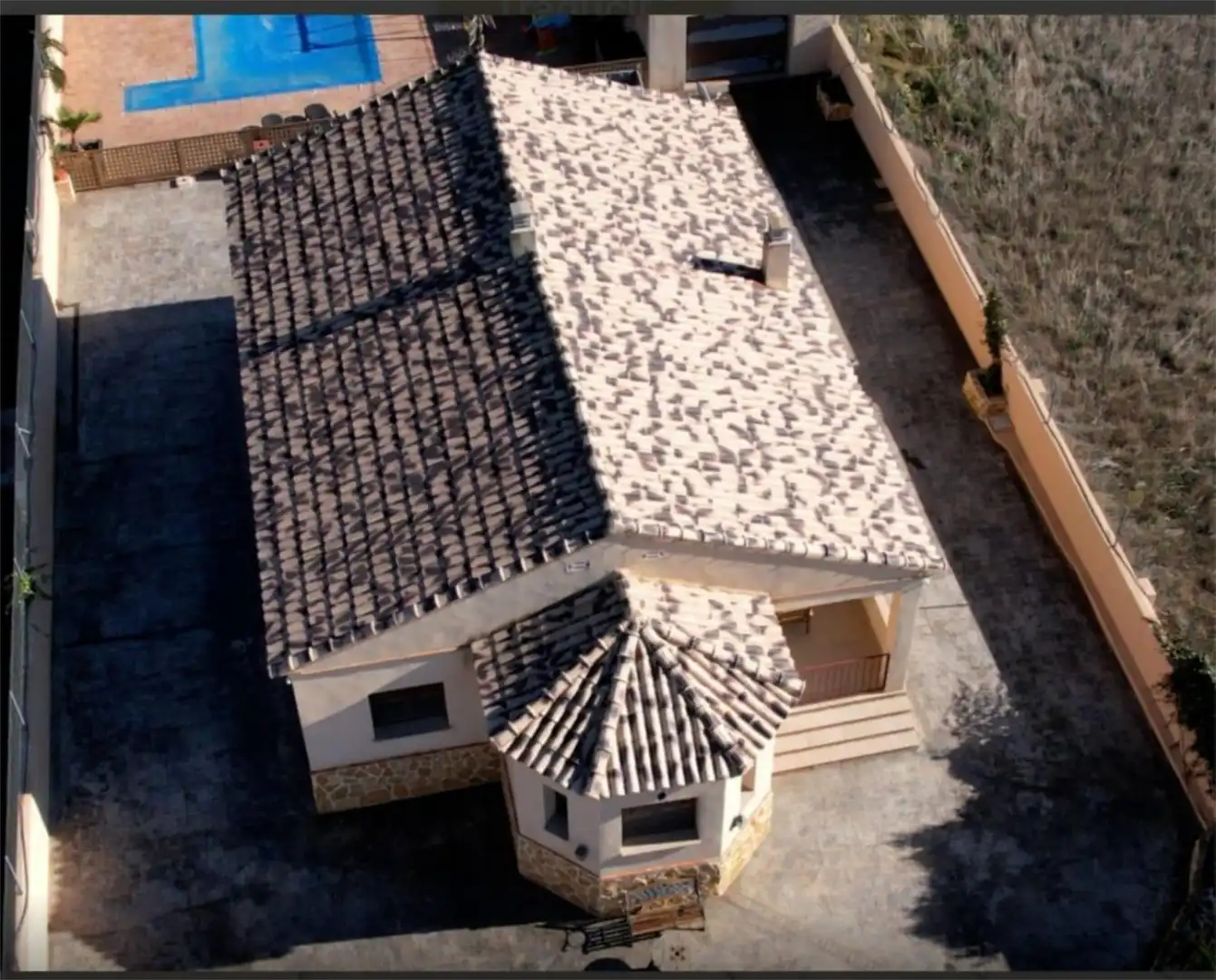 Casa o xalet en venda a Calle Vereda de Santa Ana, 33, Caudete Vista exterior de Casa o xalet en venda en Caudete amb Terrassa, Piscina i Balcó