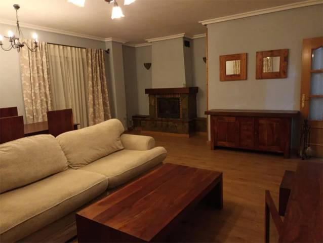 Casa-chalet en Alquiler en Calle Río Guadiela, 232 en El Casar