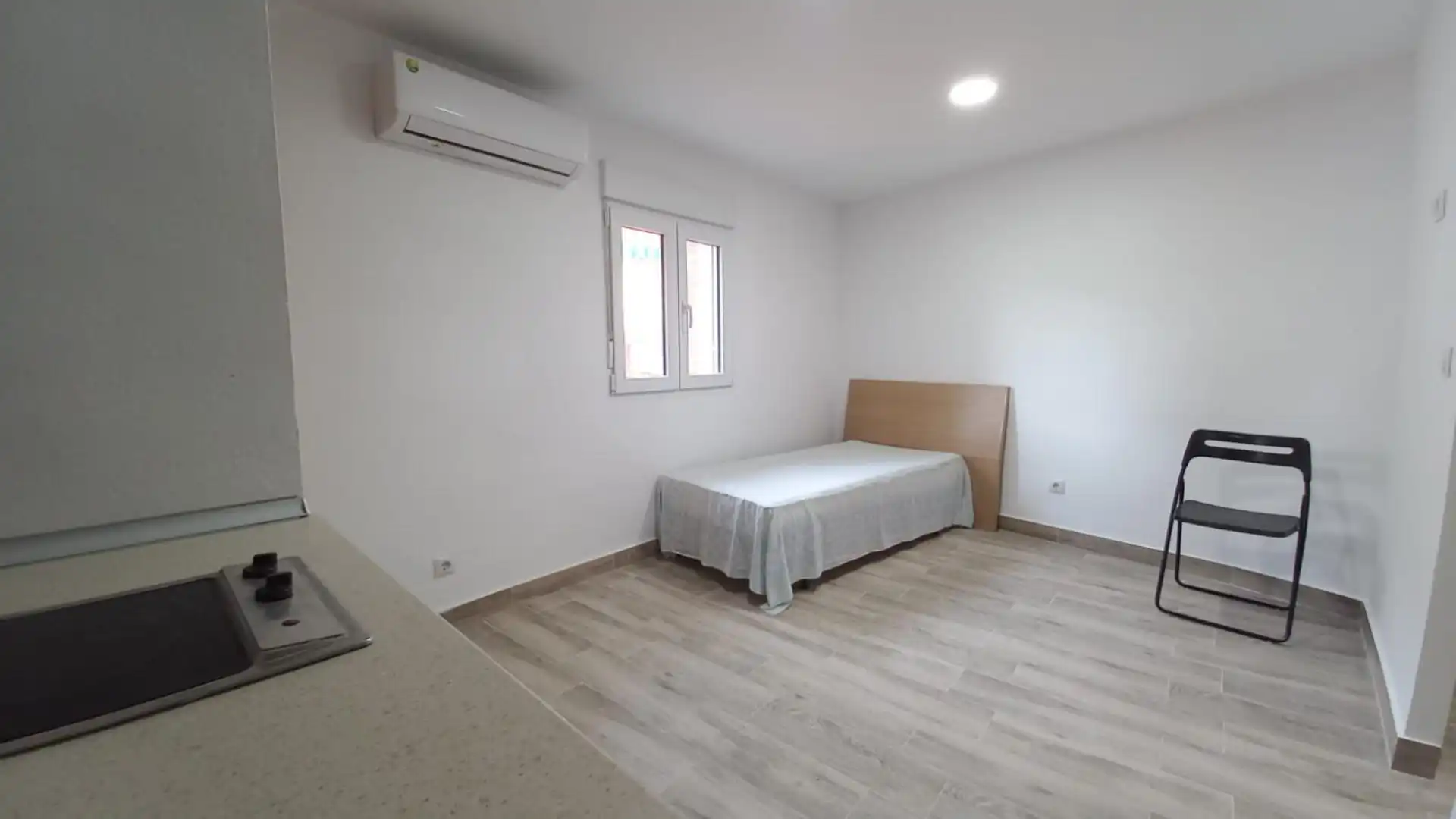 Habitación de Estudio de alquiler en Escalona con Aire acondicionado