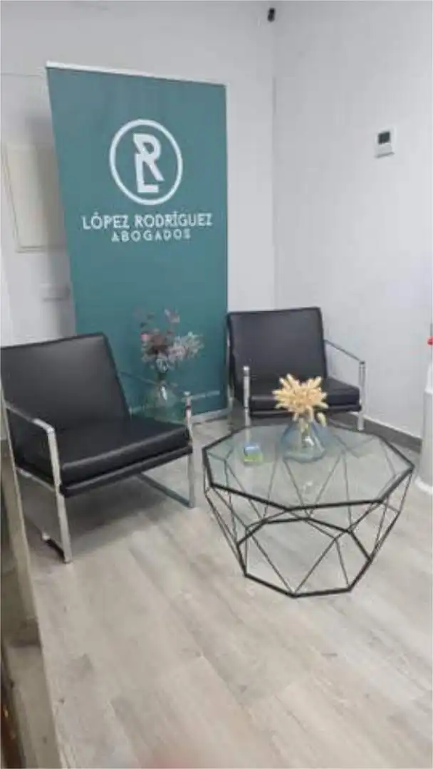 Local de lloguer a La Hispanidad - Verdeluz Sala d'estar de Local de lloguer en Huelva amb Aire condicionat