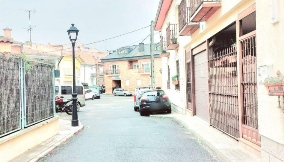 Piso en venta en Calle Cruz Verde, 18, Valdemorillo pueblo, Valdemorillo - imagen 1 Foto 1 de Piso en venta en Calle Cruz Verde, 18, Valdemorillo pueblo, Valdemorillo