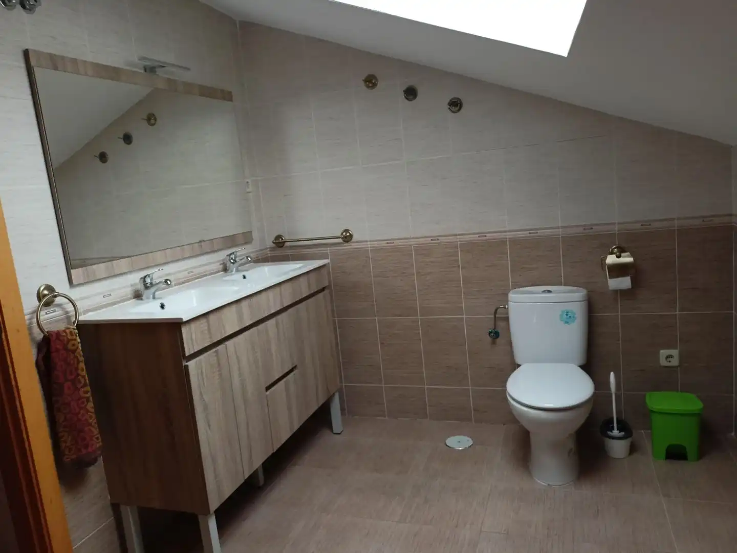 Habitación en Calle de la Corredera Alta, 22, San Martín de Valdeiglesias Baño de Dúplex para compartir en San Martín de Valdeiglesias con Aire acondicionado, Calefacción y Parquet