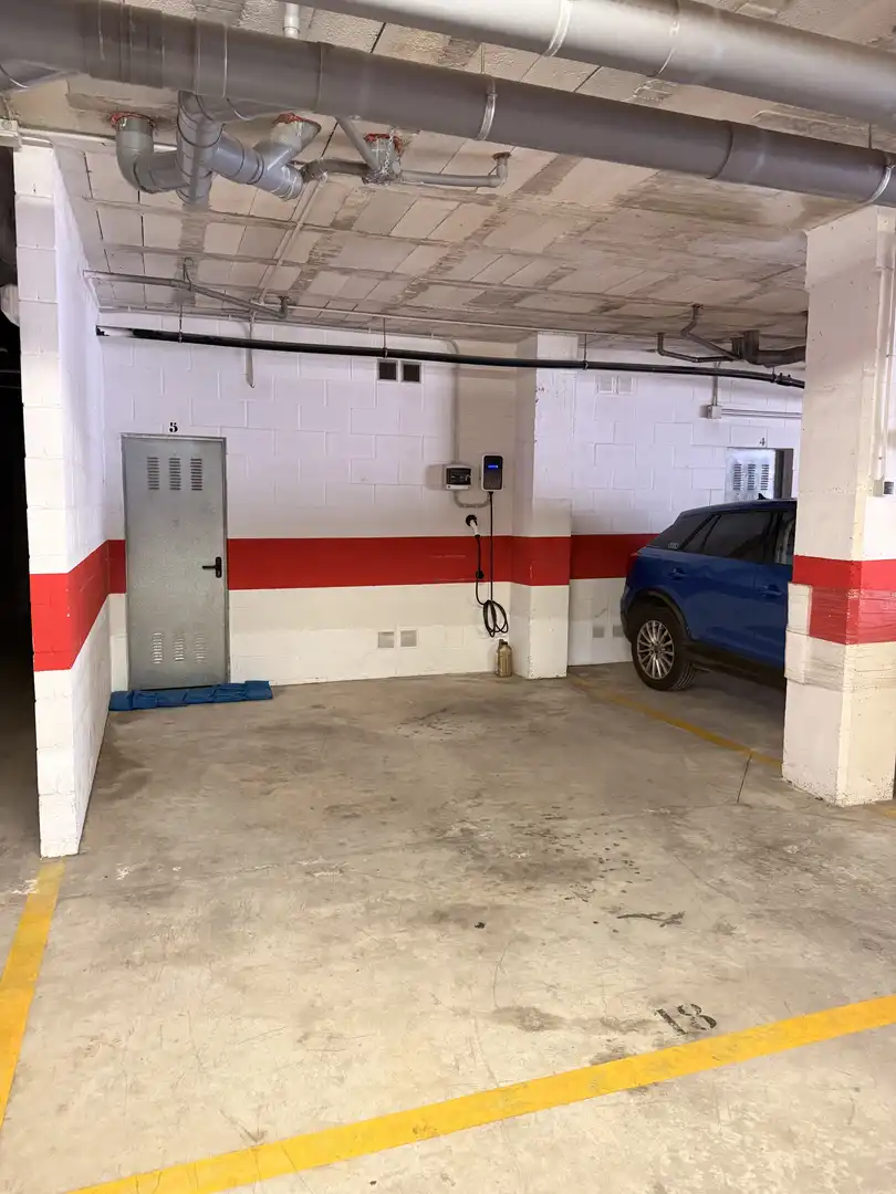 Parking of Flat for rent in Málaga  with Air Conditioner, Private garden and Parquet flooring
