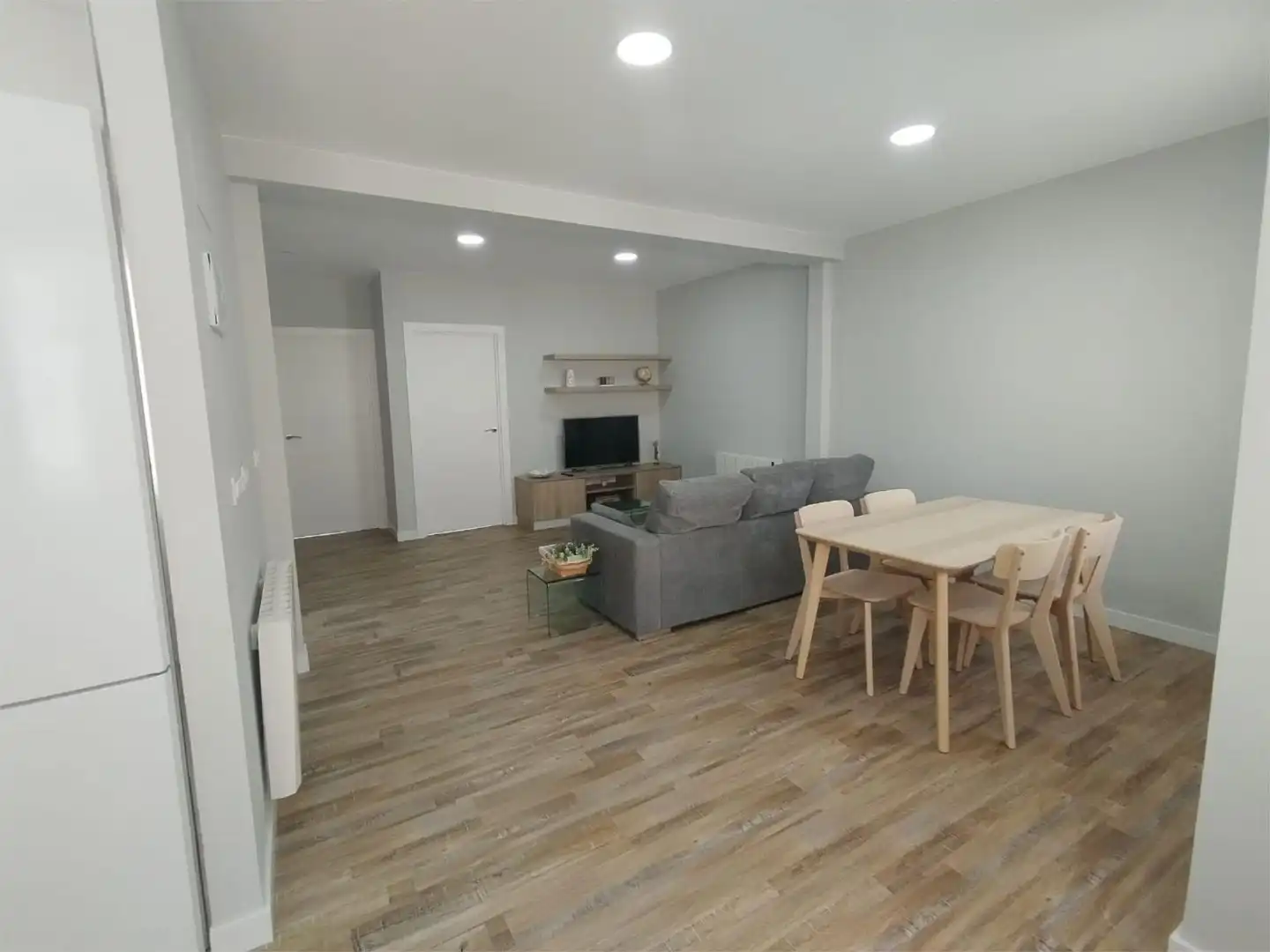 Sala d'estar de Casa adosada de lloguer en Carballo amb Calefacció, Jardí privat i Parquet