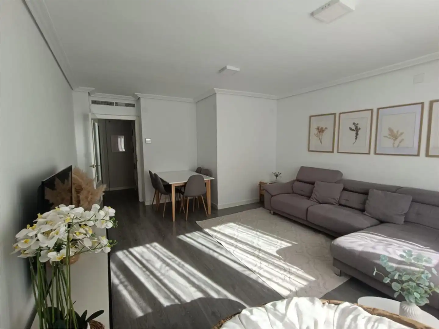 Sala de estar de Piso en venta en Castellón de la Plana / Castelló de la Plana con Aire acondicionado y Balcón