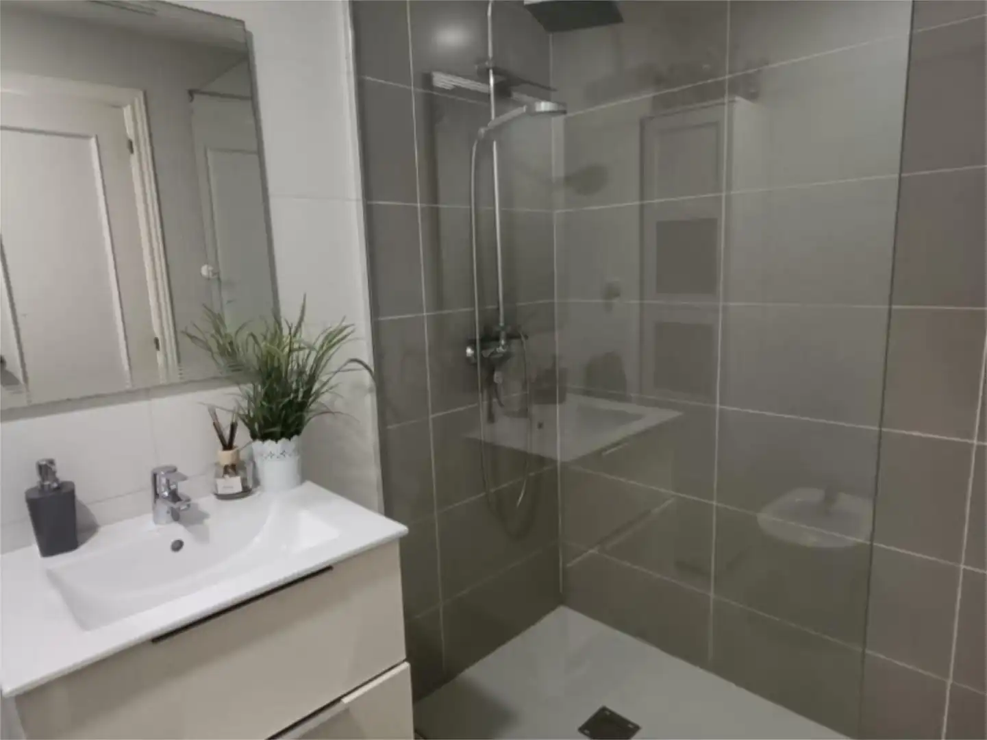 Piso en venta en Carrer del Riu Túria, 40, Ensanche - Río Júcar Baño de Piso en venta en Castellón de la Plana / Castelló de la Plana con Aire acondicionado y Balcón
