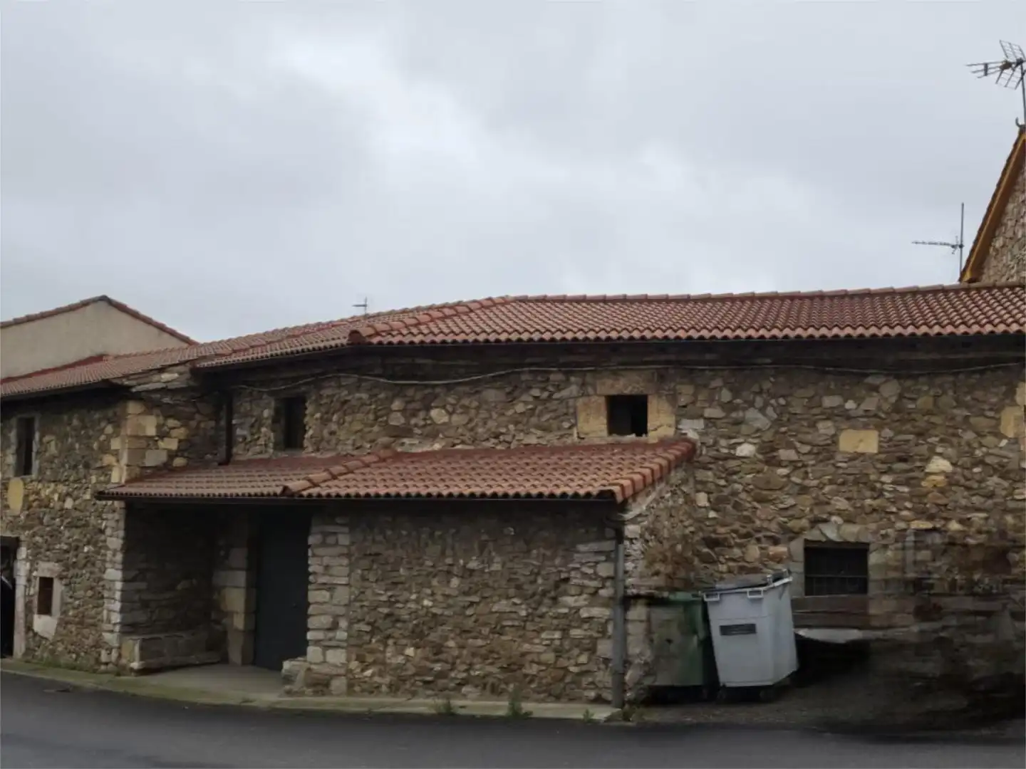 Pis en venda a Calle Real, 25, La Robla Vista exterior de Pis en venda en La Robla amb Calefacció