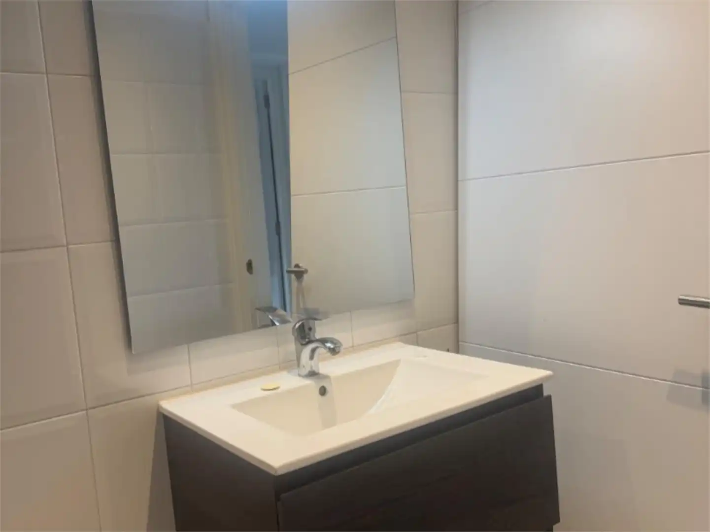 Wohnung zum Verkauf in Plaça de la Palmera, 3, Centre Badezimmer von Wohnung zum Verkauf in Figueres mit Klimaanlage und Terrasse