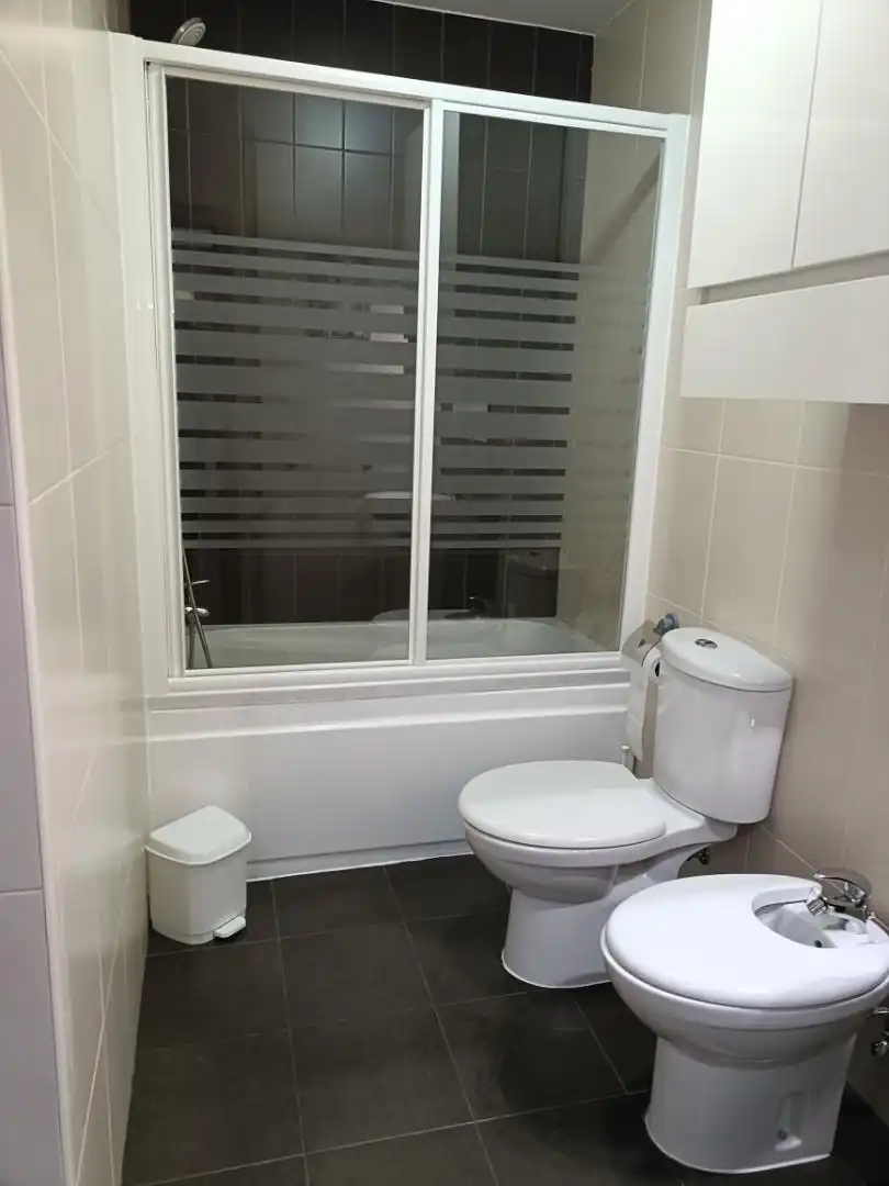 Baño de Piso de alquiler en Manzanares con Aire acondicionado, Calefacción y Parquet