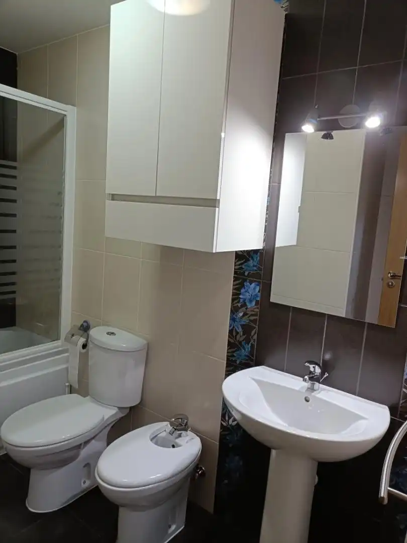 Baño de Piso de alquiler en Manzanares con Aire acondicionado, Calefacción y Parquet