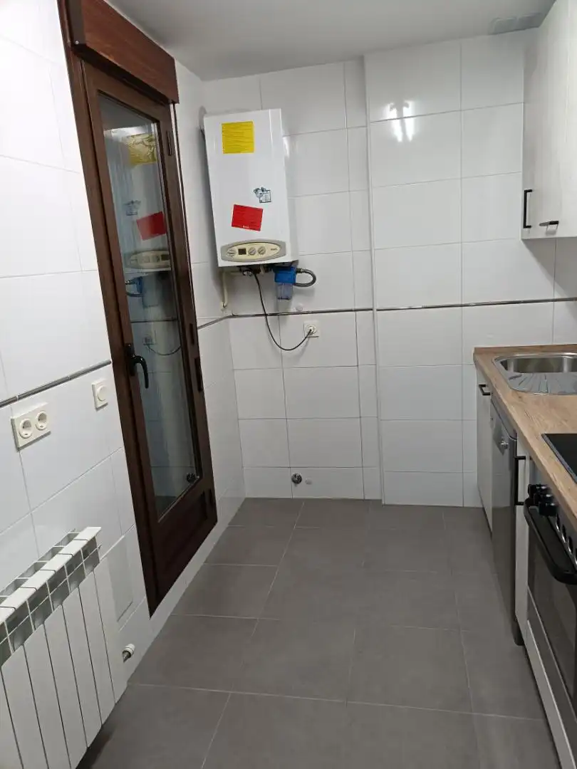 Baño de Piso de alquiler en Manzanares con Aire acondicionado, Calefacción y Parquet