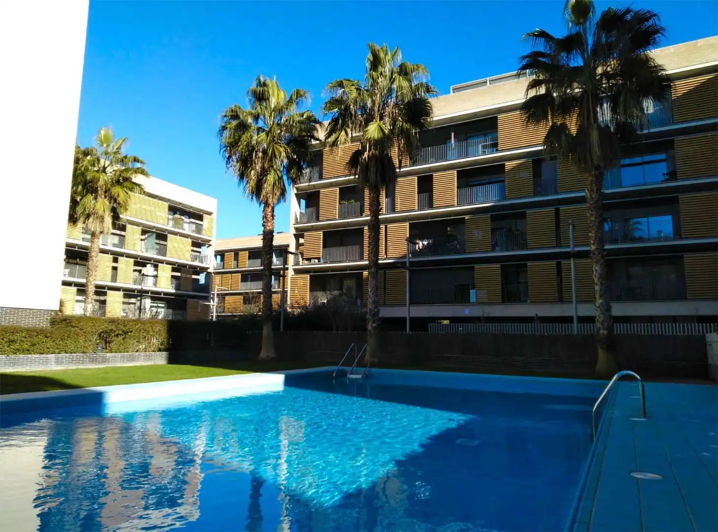Piscina de Pis de lloguer en Sant Cugat del Vallès amb Aire condicionat, Calefacció i Jardí privat