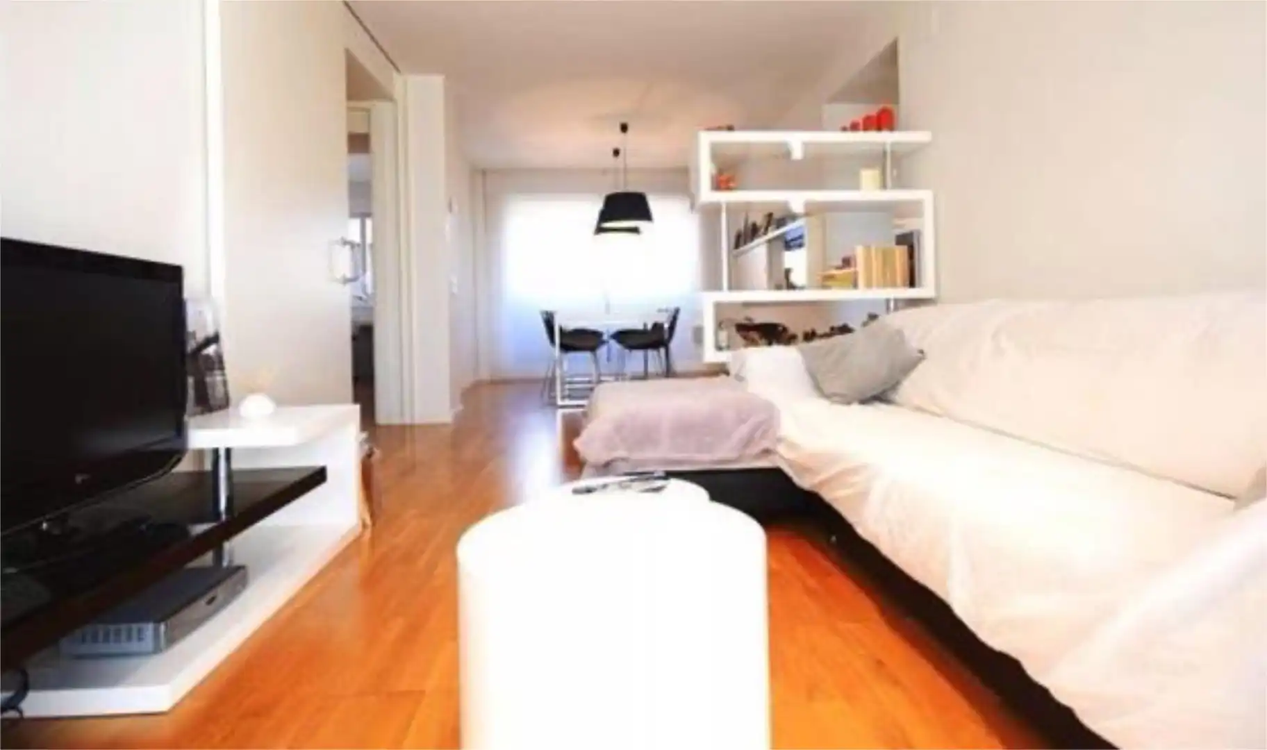 Flat for rent in Carrer de Josep Irla, 19, Turó de Can Mates Living room of Flat for rent in Sant Cugat del Vallès with Air Conditioner, Heating and Private garden