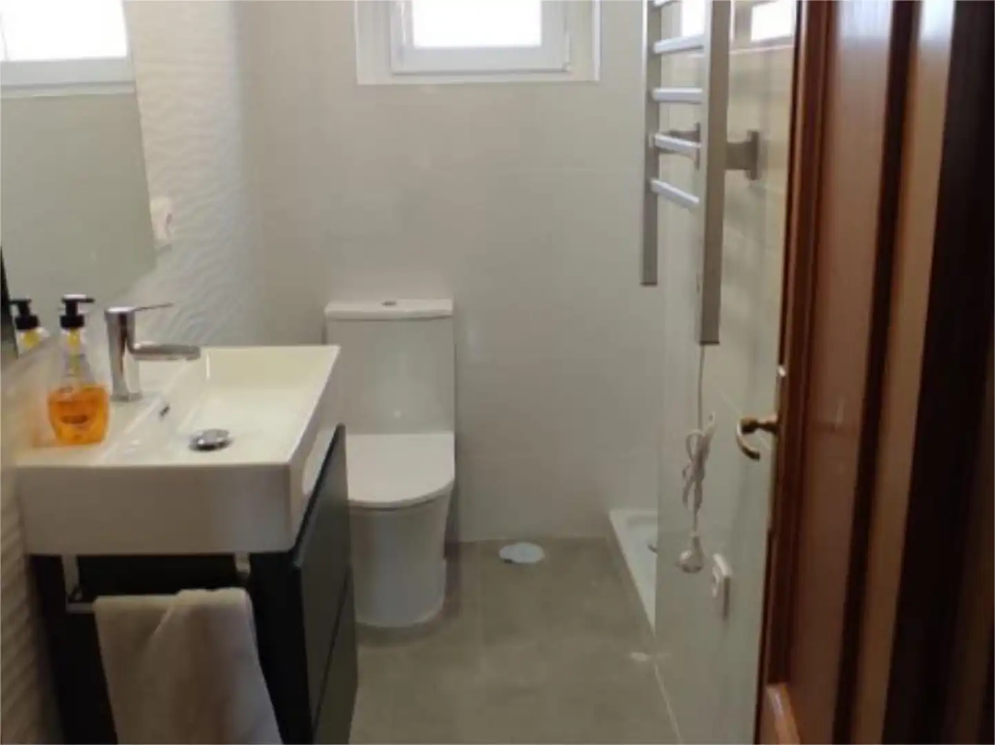 Badezimmer von Wohnung zur untervermieten in Valladolid mit Heizung, Parkett und Möbliert