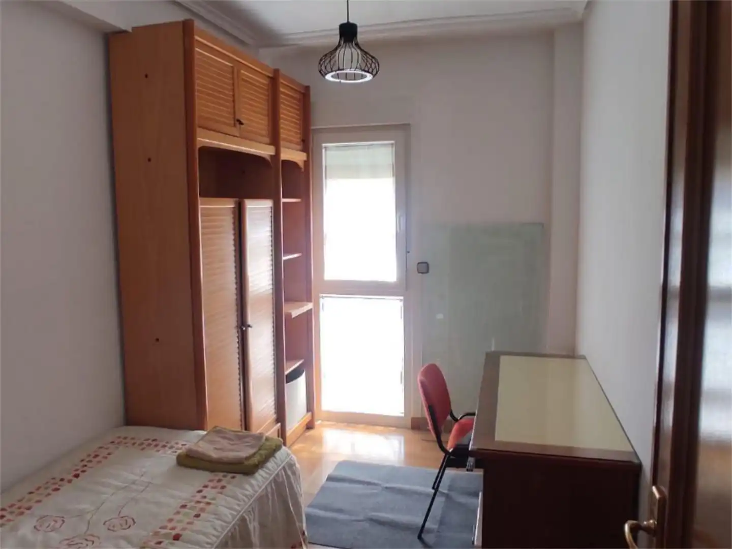 Schlafzimmer von Wohnung zur untervermieten in Valladolid mit Heizung, Parkett und Möbliert
