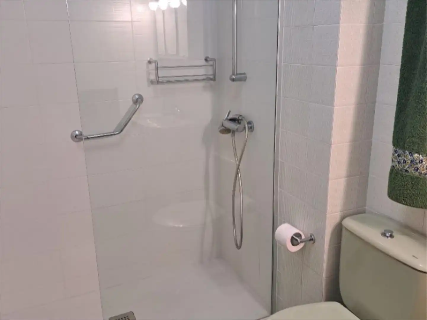 Piso en venta en Avenida Enrique Mowinkel, 41, Zona Playa Baño de Piso en venta en Laredo con Terraza