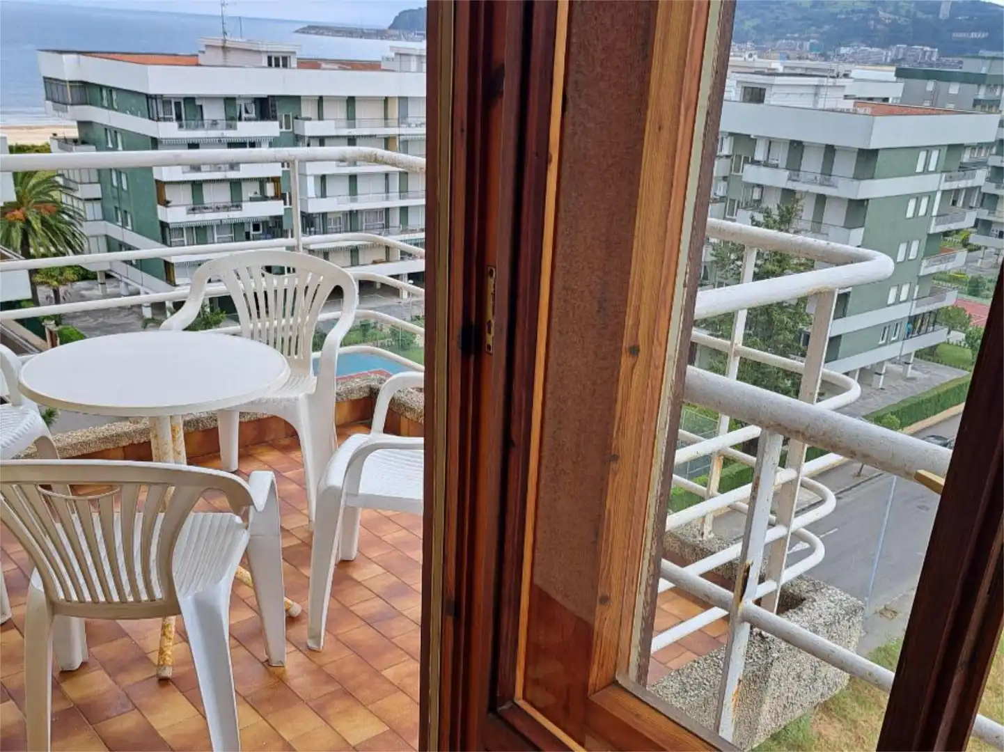Piso en venta en Avenida Enrique Mowinkel, 41, Zona Playa Terraza de Piso en venta en Laredo con Terraza