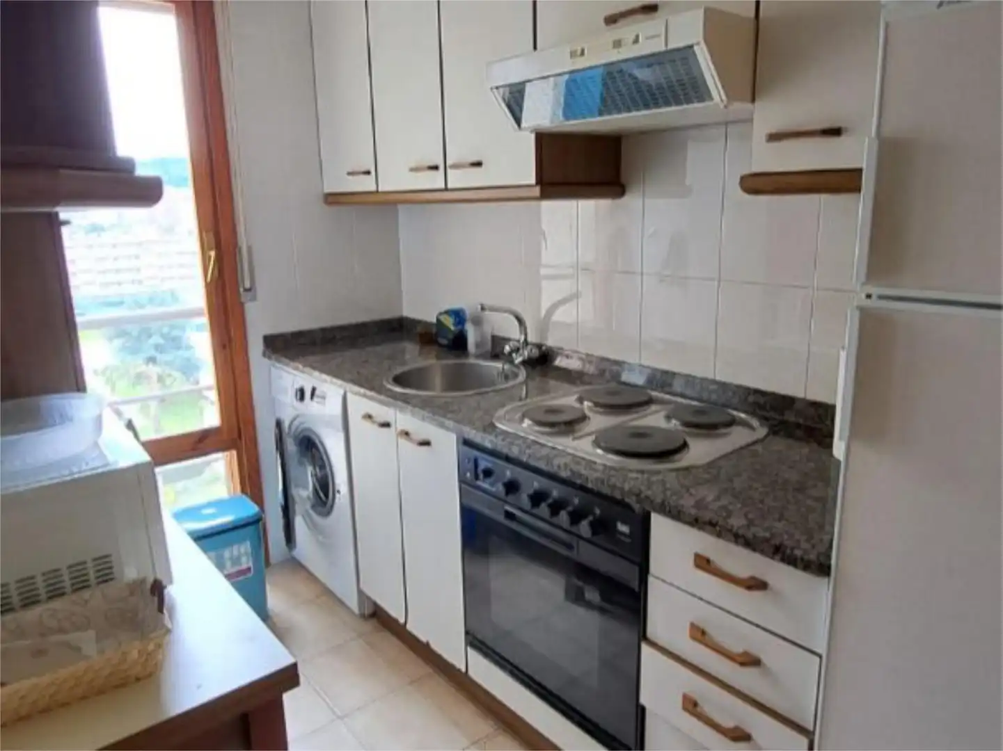 Piso en venta en Avenida Enrique Mowinkel, 41, Zona Playa Cocina de Piso en venta en Laredo con Terraza