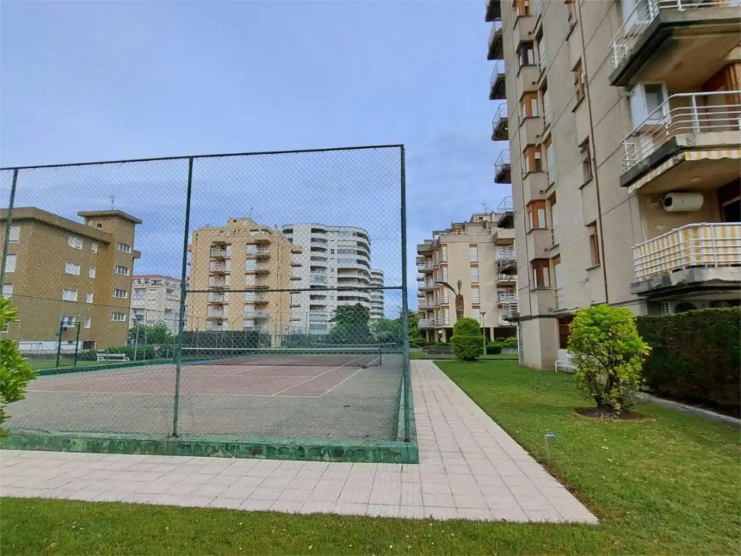 Piso en venta en Avenida Enrique Mowinkel, 41, Zona Playa Parking de Piso en venta en Laredo con Terraza