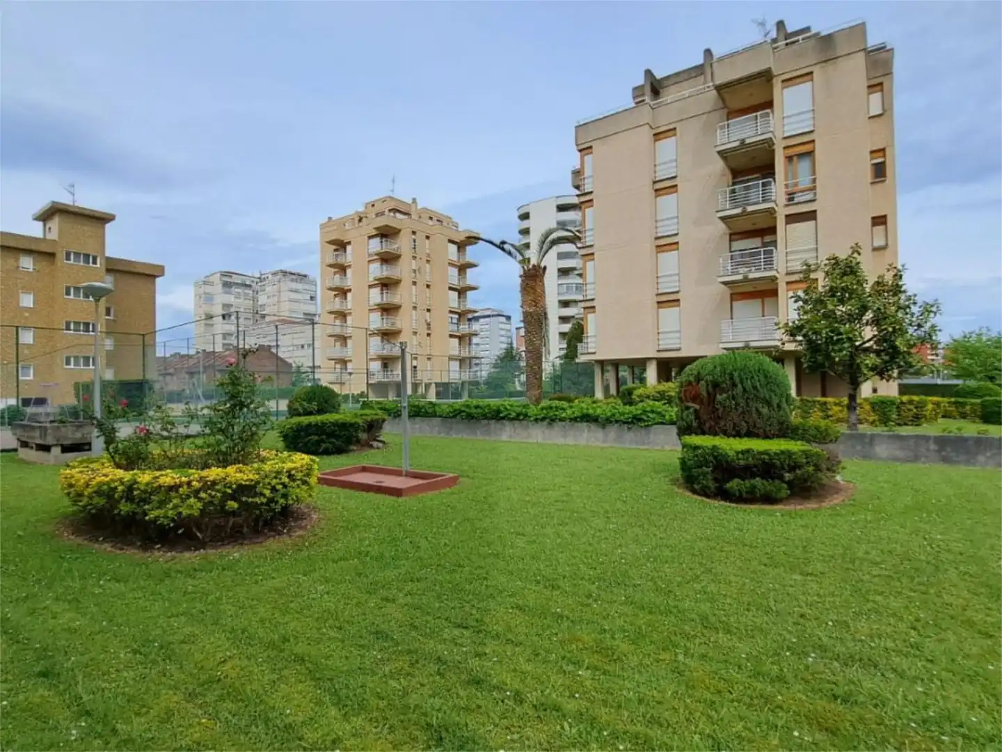 Piso en venta en Avenida Enrique Mowinkel, 41, Zona Playa Vista exterior de Piso en venta en Laredo con Terraza