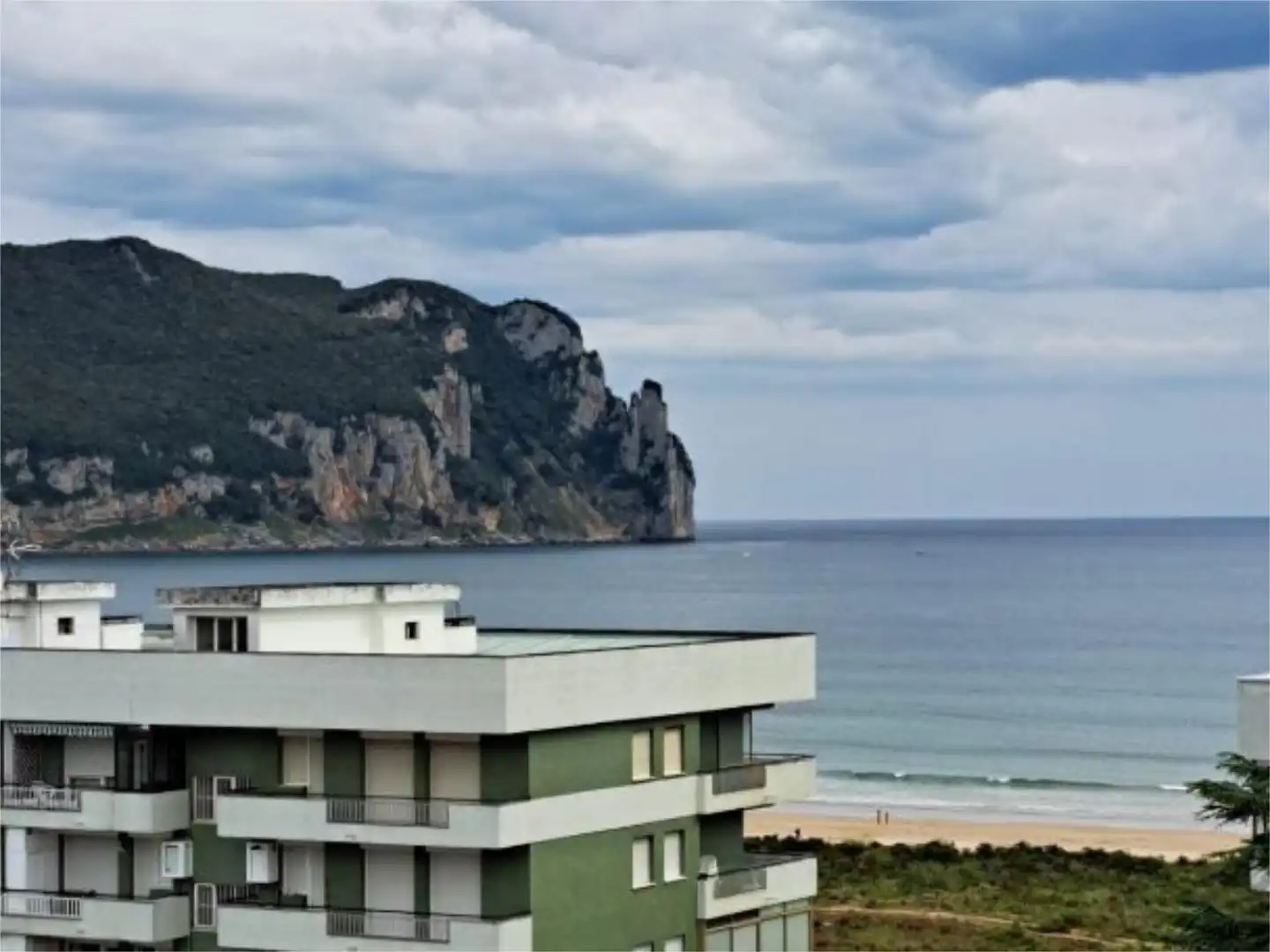 Piso en venta en Avenida Enrique Mowinkel, 41, Zona Playa Habitación de Piso en venta en Laredo con Terraza