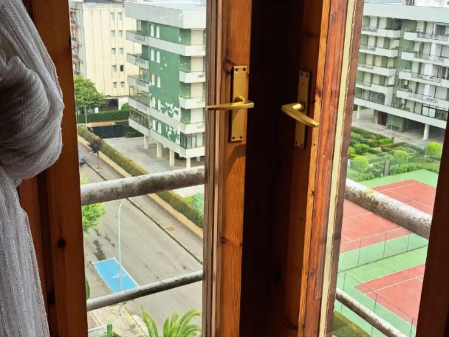 Piso en venta en Avenida Enrique Mowinkel, 41, Zona Playa Terraza de Piso en venta en Laredo con Terraza